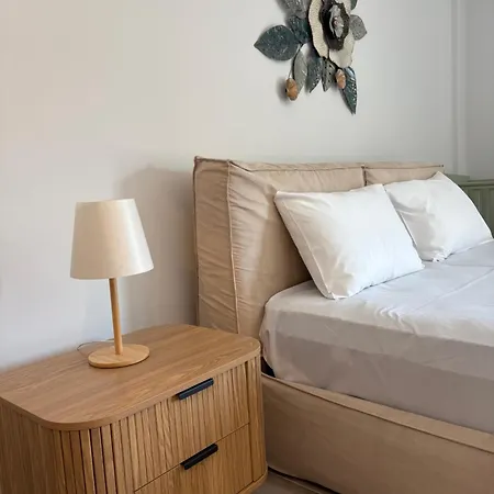 Owl House Nea Iraklitsa