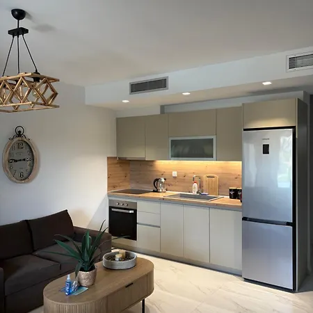 Owl House Apartment Nea Iraklitsa