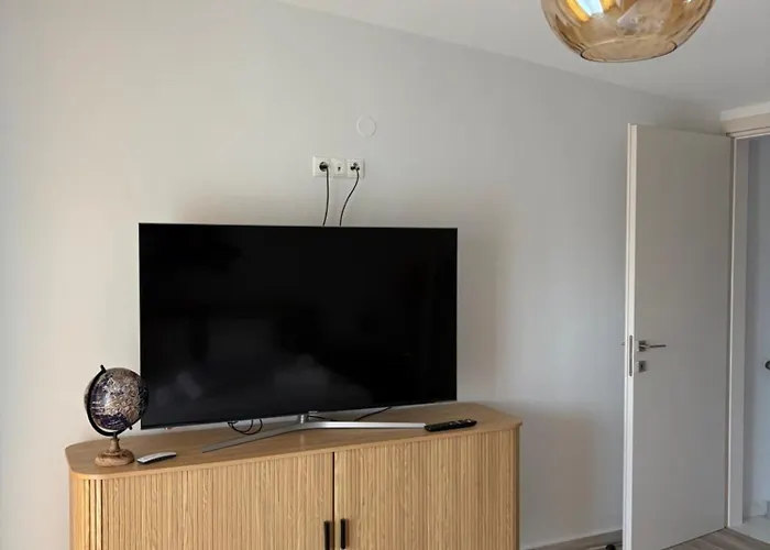 Owl House Nea Iraklitsa