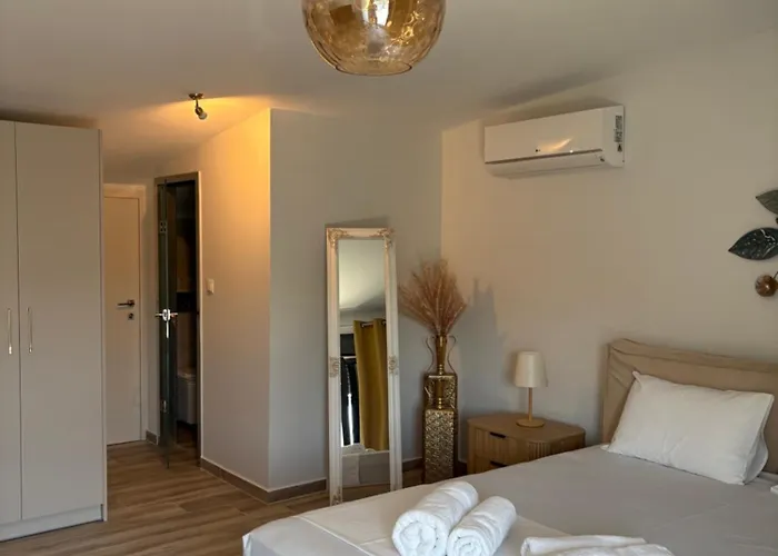 Owl House Daire Nea Iraklitsa